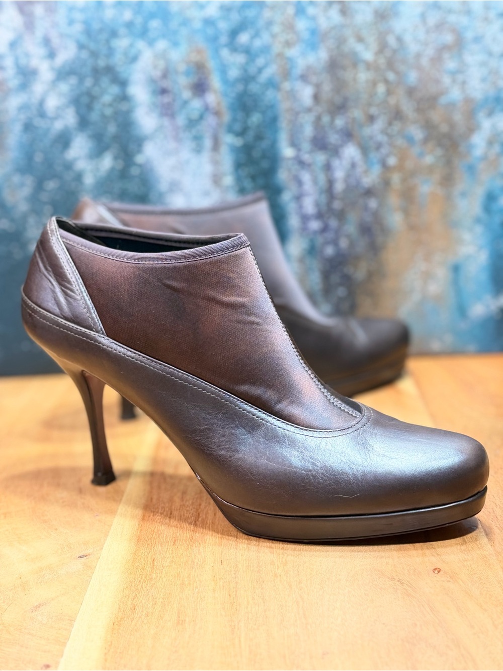 Amalfi by Rangoni 2010’s Old Money Brown Leather Stretch Heels 9M (VGUC)